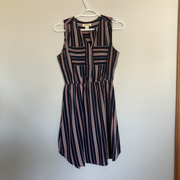 Dress - Picture 1 of 4